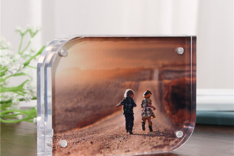 Square acrylic photo frame (2)