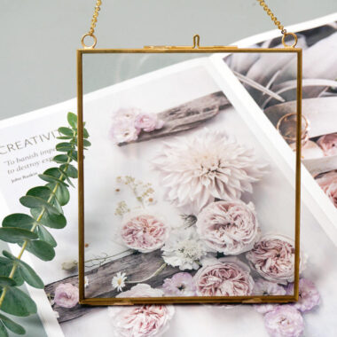 Double glass floating square metal frame for pressed flowers and photos