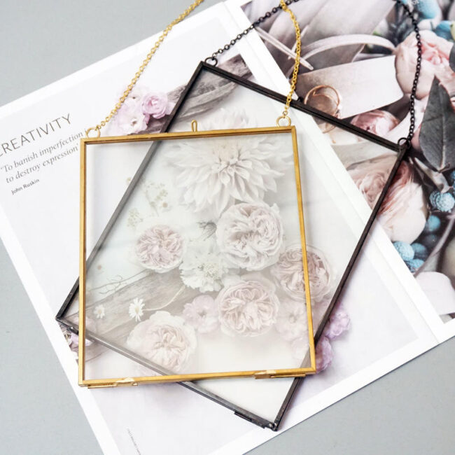 Double glass floating square metal frame for pressed flowers and photos