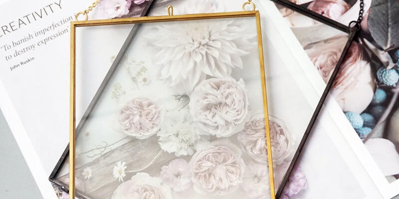 Double glass floating square metal frame for pressed flowers and photos
