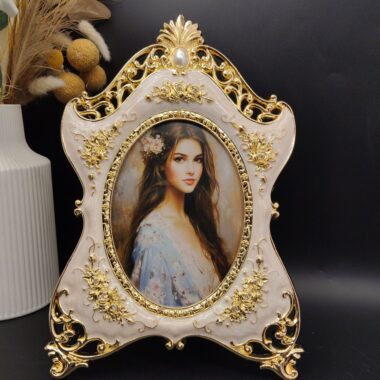 Elegant gold pearl oval metal photo frame for 6 and 7 inch photos
