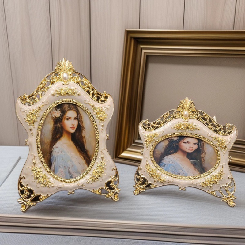 Elegant gold pearl oval metal photo frame for 6 and 7 inch photos