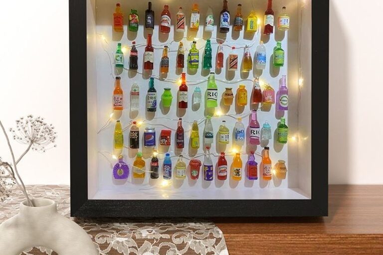 Handmade Solid Wood Frame with 3D Hollow Design – Wall & Table Display Crafts (1) Handmade Solid Wood Photo Frame with Three-Dimensional Hollow Craft Design