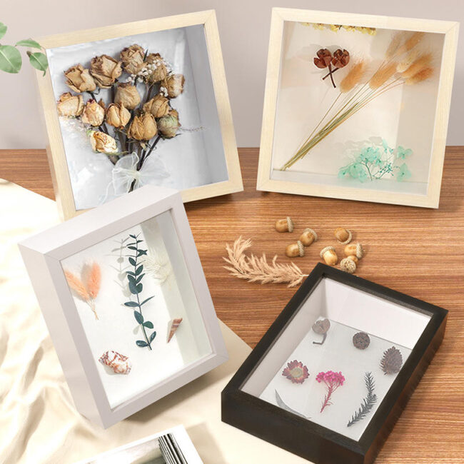 Handmade Solid Wood Photo Frame with Three-Dimensional Hollow Craft Design