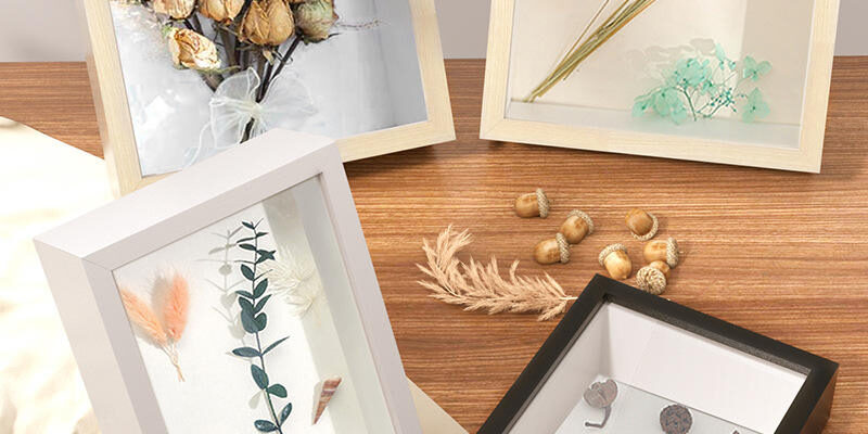Handmade Solid Wood Photo Frame with Three-Dimensional Hollow Craft Design
