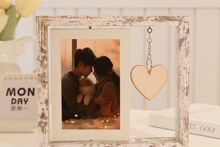 Minimalist solid wood frame for A4 A3 posters and 4K 8K paintings, wall mountable