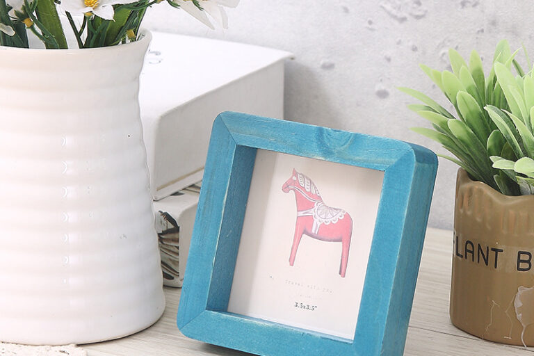 Vintage Solid Wood Mini Photo Frame with Glass Stand