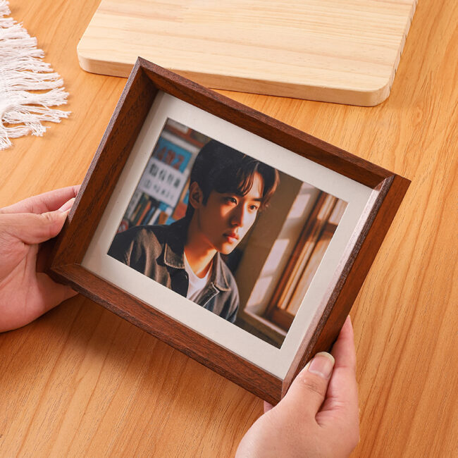 Vintage Wooden Photo Frame for Wedding Portrait Display